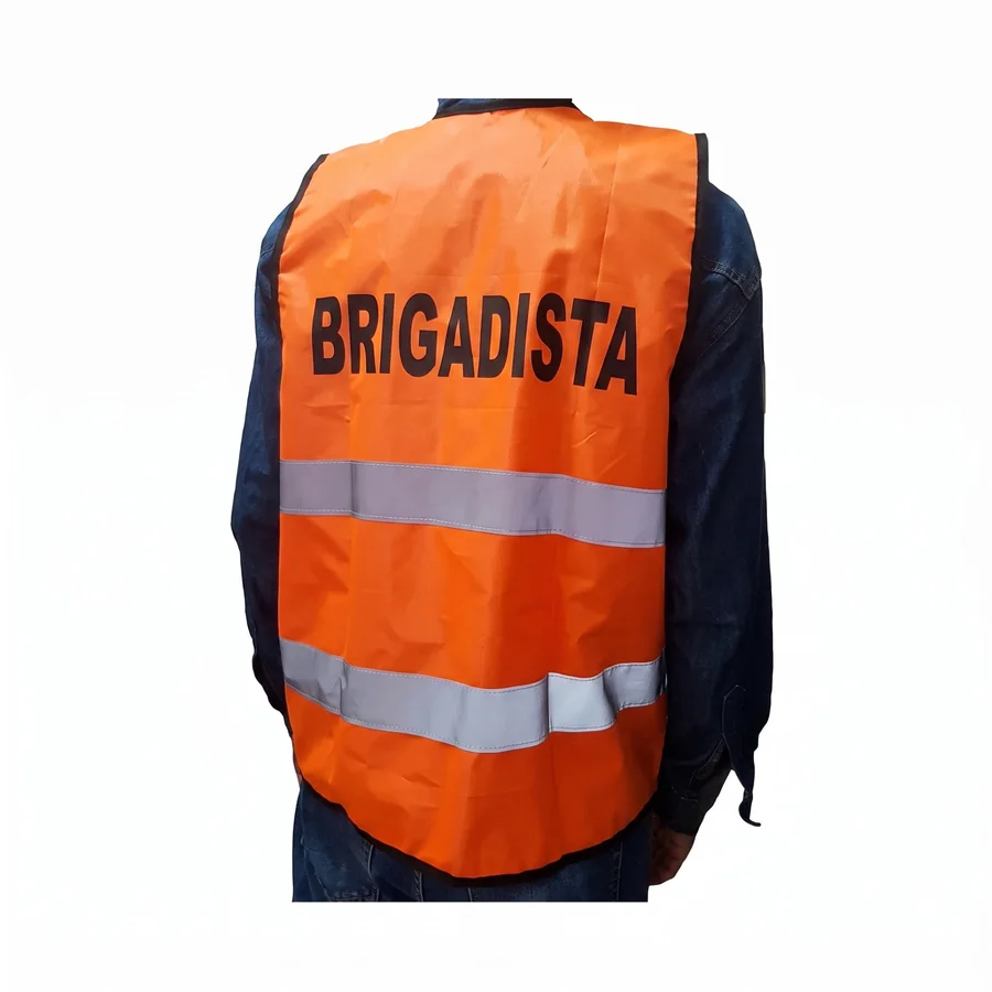 Chaleco naranja de brigadista con marcación reflectiva en la espalda